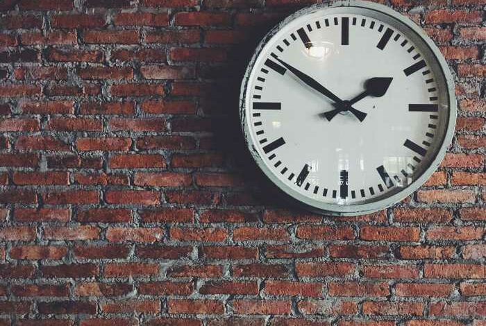 Top 10 Best Wall Clocks In India - Review & Buying Guide